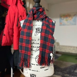 EUC Unisex Size 71” X 19.5” GAP Check And Fringed Scarf In Red And Dark Navy